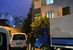Adana'da korkunç olay! Yemek masasında çocukların önünde başlarına sıktı!