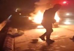 TEM Otoyolunda dehşet anları! Seyir halindeki otomobil alev topuna döndü...