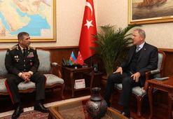 Bakan Akar, Azerbaycan Savunma Bakanı Hasanov ile görüştü