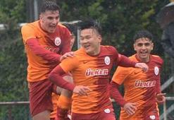 Galatasaray'ın 16'lık yıldız adayı Beknaz Almazbekov Fenerbahçe'yi yine yıktı!