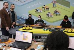 Gençler robotik kodlama öğreniyor