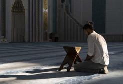 Tesbih namazı nasıl ve ne zaman kılınır, kaç rekat? Tesbih namazı kılmak nafile mi, Regaip Kandili gecesi tesbih namazı kılmak farz mıdır?