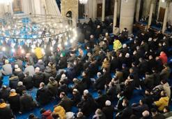 Eyüp Sultan’da Regaip Kandili idrak edildi
