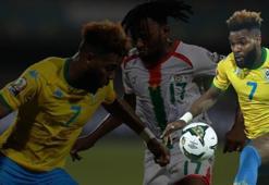 Boupendza yola çıktı yıldız golcü eşyalarını topladı!