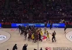 Kyle Hines sataştı ortalık birden karıştı! Milano - Fenerbahçe maçında sert kavga