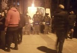 Annesini dövdü birlikte yaşadığı adamı öldürdü!