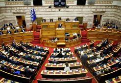 Yunanistan'dan Fransa'ya tepki: Türkiye adaların egemenliğinden şüphe ederken...