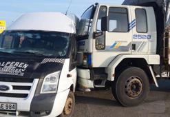 Öğrenci servisi ile kamyon çarpıştı! 7 çocuk yaralı