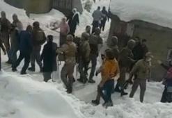 Hakkari'de sayaç taramasında gerginlik: 3 yaralı, 6 gözaltı