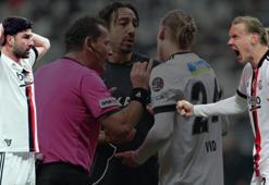 Beşiktaş-Altay maçına damga vurdu! Saha bir anda karıştı, böylesi ilk kez oluyor! Ne yaptın sen Domagoj Vida...