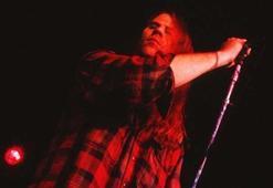 Mark Lanegan öldü mü, neden öldü? Queens of the Stone Age ile tanınan Rock sanatçısı Mark Lanegan kimdir?