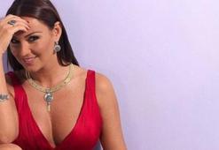 Pınar Altuğ mini eteğiyle boy gösterdi! "Seksi misin sen?"