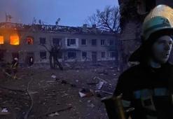 Kiev'de sirenler çalıyor! Bomba yağıyor, füzeyle apartmanı vurdular...