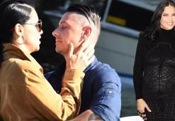 Adriana Lima ilk kez poz verdi, bebek göründü!