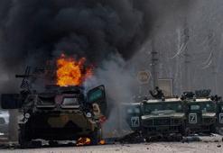 Rusya bombalıyor, Ukrayna direniyor! Savaş bölgesinden son dakika gelişmeleri...  Havalimanı tamamen kullanılmaz hale geldi