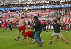 Meksika'da kan donduran görüntüler! Queretaro-Atlas maçında 17 ölü...
