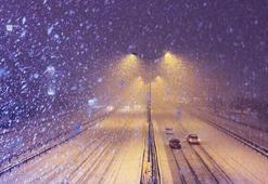 Bitlis'te okullara kar engeli!