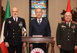 Bakan Akar, İtalya Genelkurmay Başkanı Dragone'u kabul etti