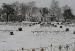 Çamlıca Tepesi beyaza büründü