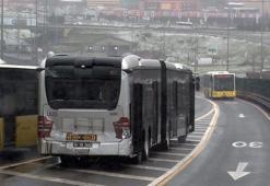 Haramidere'de metrobüs kazası! Yaralılar var
