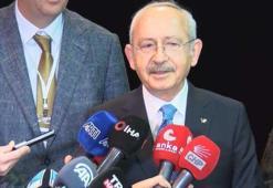 Kılıçdaroğlu, elektrikleri kesilen Moda Sahnesi'ne kandille geldi