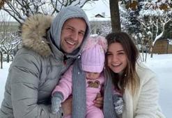 Merve Özbey bebek müjdesini böyle verdi!