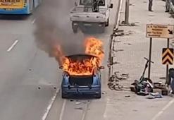 Seyir halindeyken yangın çıkan otomobil küle döndü