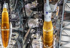 NASA dev roketi, ilk kez fırlatma rampasına taşıyacak!