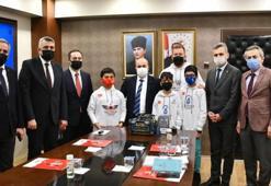 Dünyanın en büyük robotik yarışmasına katılacak gençlere tebrik
