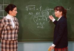Nesrin, Derya ve Dönüş'ü okulda da rahat bırakmıyor!