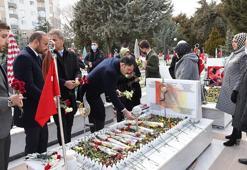 Bakan Kurum, Cebeci Askeri Şehitliği’ni ziyaret etti