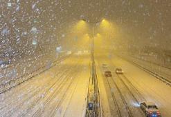 Kuvvetli kar yağışı uyarısı! Meteoroloji son dakika dururdu, geri dönüyor, nisanda yeniden...