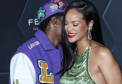 Rihanna bebek alışverişinde ortaya çıktı! Bebeğinin cinsiyetini ele verdi...