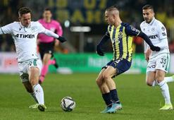 Fenerbahçe-Konyaspor maçına damga vurdu! Ortalık bir anda karıştı, Altay Bayındır'dan hakeme itiraz, İsmail Kartal'dan kritik hamle...