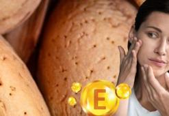 Cilt sorunlarını yok ediyor, vitamin ve mineral deposu! Günde bir avuç yemek yeterli, kırışıklık ve koyu lekeler...
