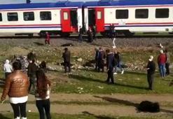 Feci kaza! Kamyonet ve tren, hemzemin geçitte çarpıştı