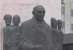 Bağcılar Meydanı'ndaki Atatürk Anıtı'nda 'benzerlik' tartışması