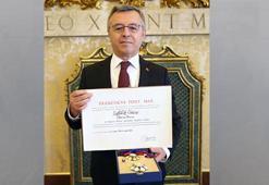 Büyükelçi Göktaş'a, 'Vatikan Devlet Nişanı' verildi