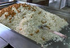 İstanbul'da tavuklu pilavdan 130 kişi zehirlendi! Hastaneye kaldırıldılar, işletme sahibi gözaltına alındı