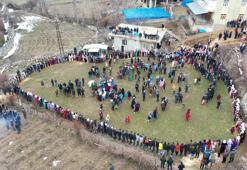 Kar yağışı altında 2 gün 2 gece aşiret düğünü! Takılar şaşkına çevirdi, binlerce lira ve altınlar...