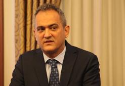Bakan Özer: Özel çocuklarımız ve ailelerinin her zaman yanında olmaya devam edeceğiz
