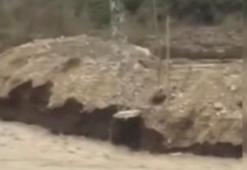 Kastamonu’da kar suları çay kenarındaki elektrik direğini yıktı