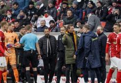 Freiburg - Bayern Münih maçında skandal! 12 kişi oynadılar