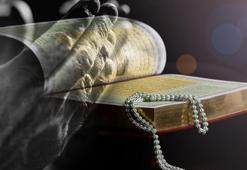 İhlas Suresi Türkçe Arapça okunuşu ve tefsiri! İhlas Suresi okumanın yararları ve faziletleri neler?