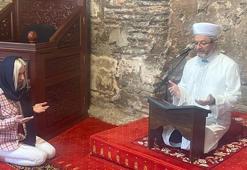 Ezan sesinden etkilenen Ukraynalı kadın Müslüman oldu
