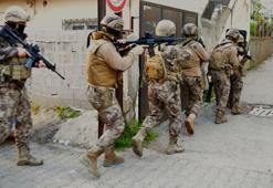 Adana'da helikopter destekli 'çete' operasyonu: 30 gözaltı