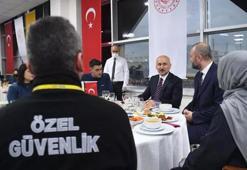 Bakan Karaismailoğlu PTT çalışanlarıyla iftar yaptı!