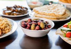 Sahurda bu yiyeceklerden uzak durun! Yemekten 2-3 saat sonra...