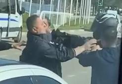 Trafikte yumruk yumruğa yol verme kavgası