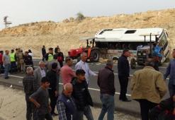 Feci kaza, midibüs sürücüsü hakimiyeti kaybetti! Ölüler ve yaralılar var!